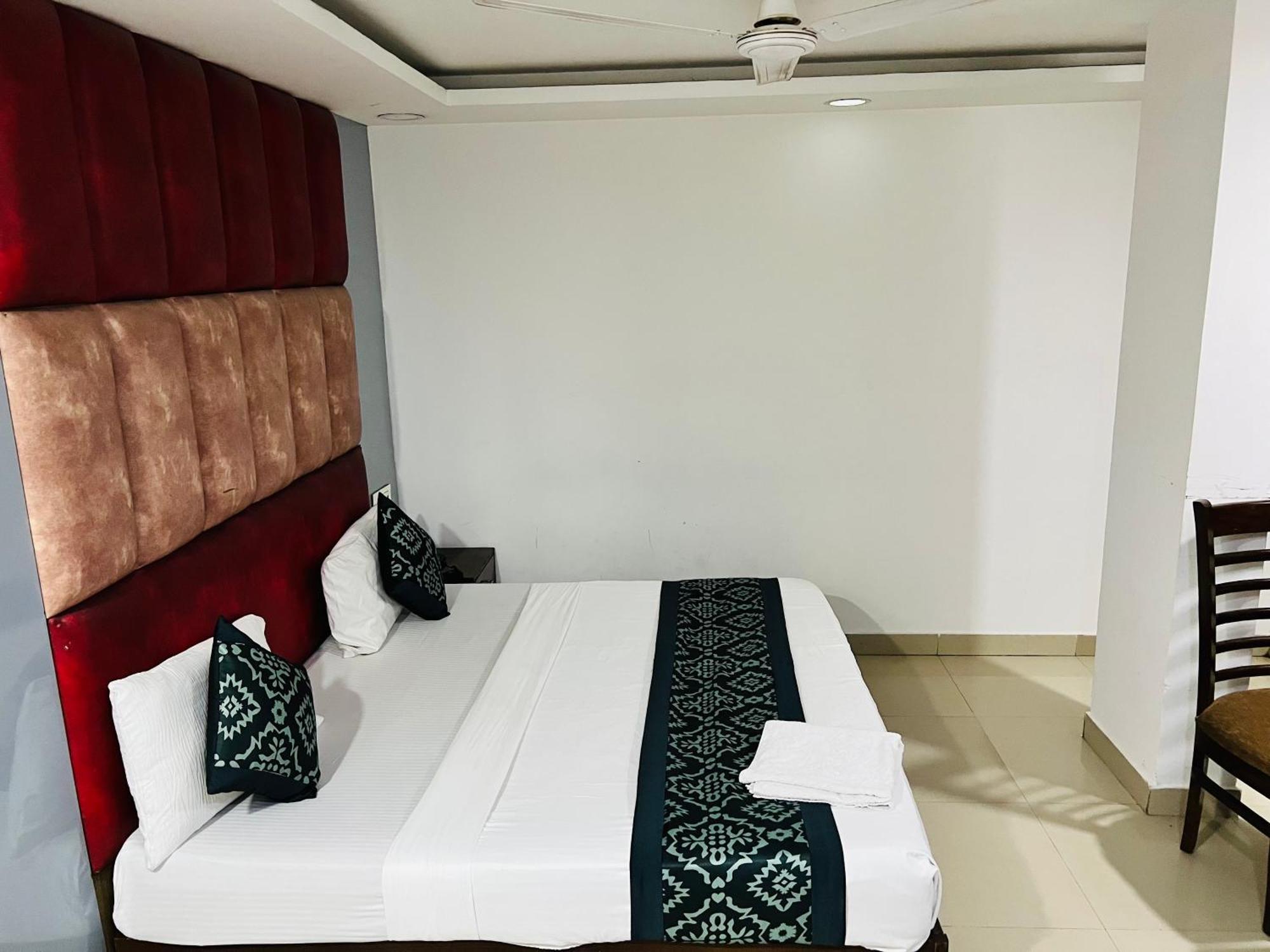 Hotel Marina Near Igi Airport Delhi New Delhi Extérieur photo