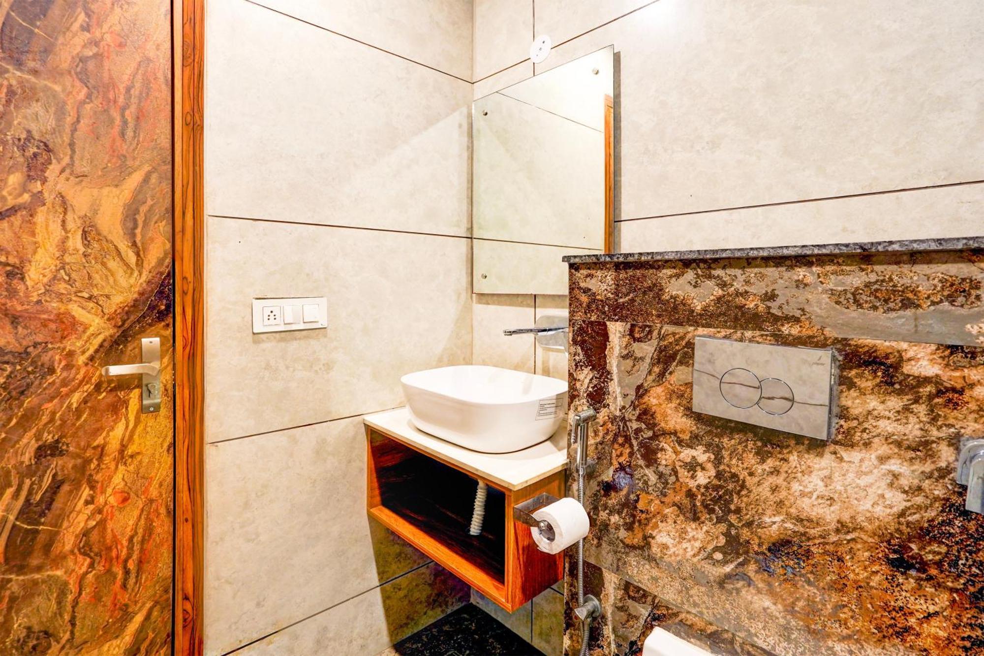 Hotel Marina Near Igi Airport Delhi New Delhi Extérieur photo