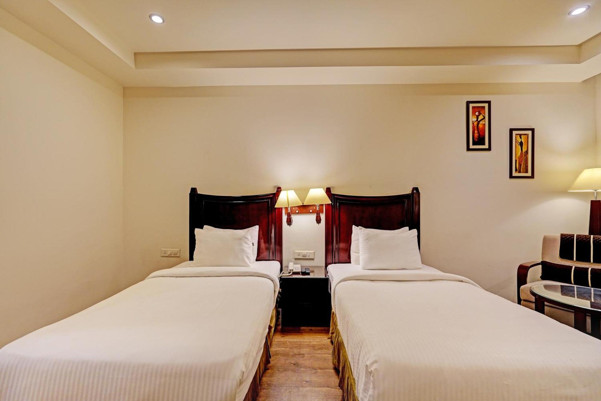 Hotel Marina Near Igi Airport Delhi New Delhi Extérieur photo